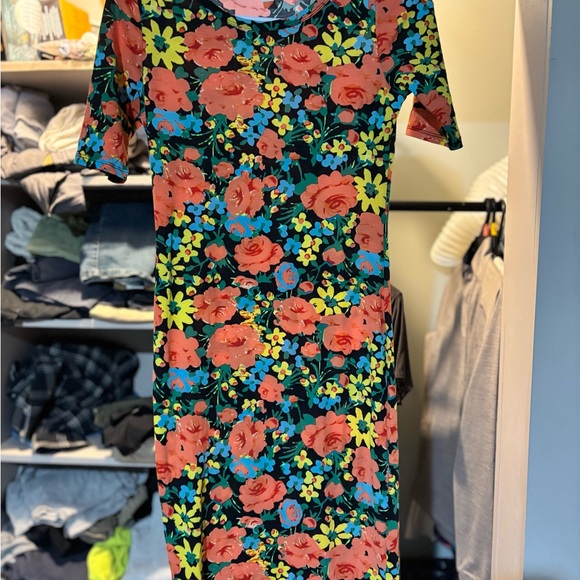 LuLaRoe Multicolor Floral Top - Picture 2 of 2